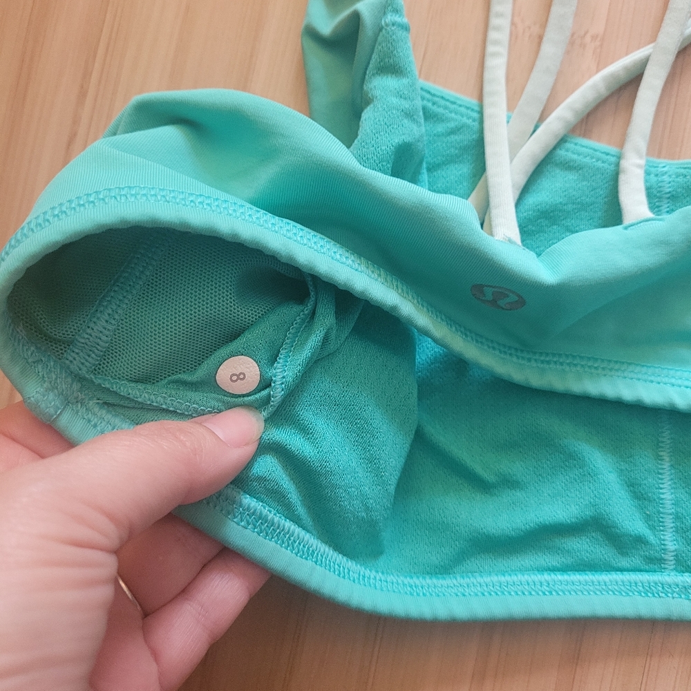 Lululemon sports bra